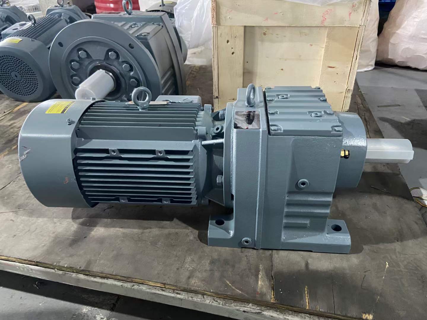 SF77-Y1.5KW-188.89法兰减速机P3NC14