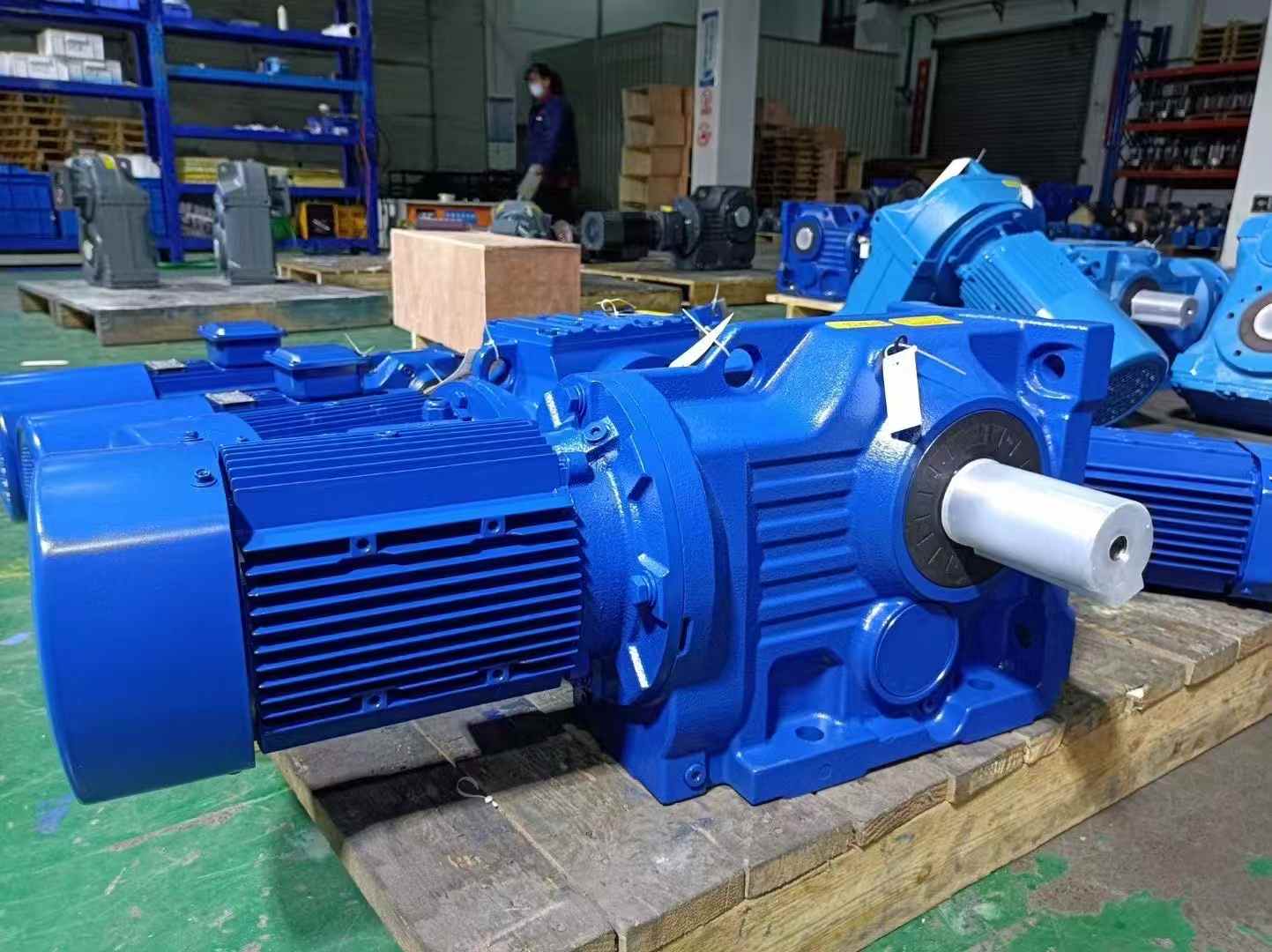 JWM050-UR-LٻͺSA57R17DR63S4